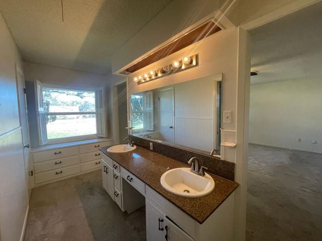 104 Skipcha Trail, Lampasas, TX 76550