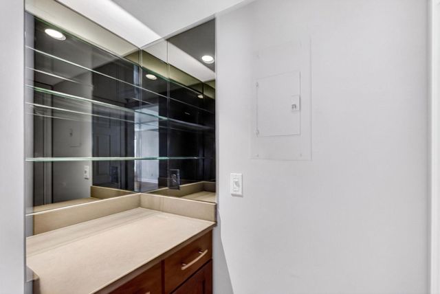 3901 S Flagler Drive 703, West Palm Beach, FL 33405