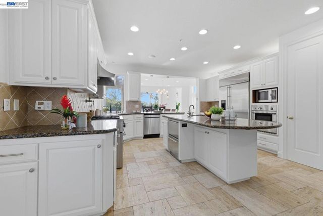 48564 Avalon Heights Ter, Fremont, CA 94539