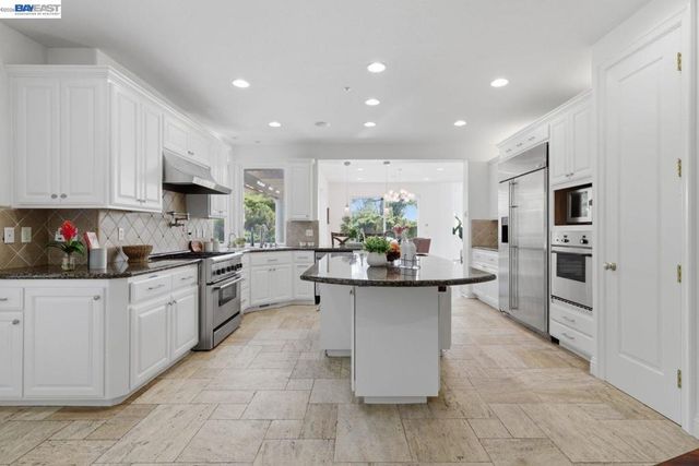48564 Avalon Heights Ter, Fremont, CA 94539
