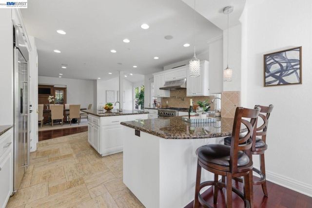 48564 Avalon Heights Ter, Fremont, CA 94539