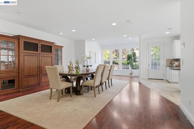 48564 Avalon Heights Ter, Fremont, CA 94539
