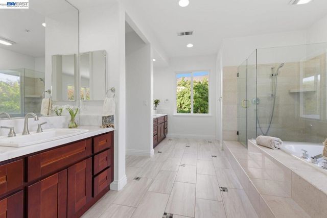 48564 Avalon Heights Ter, Fremont, CA 94539