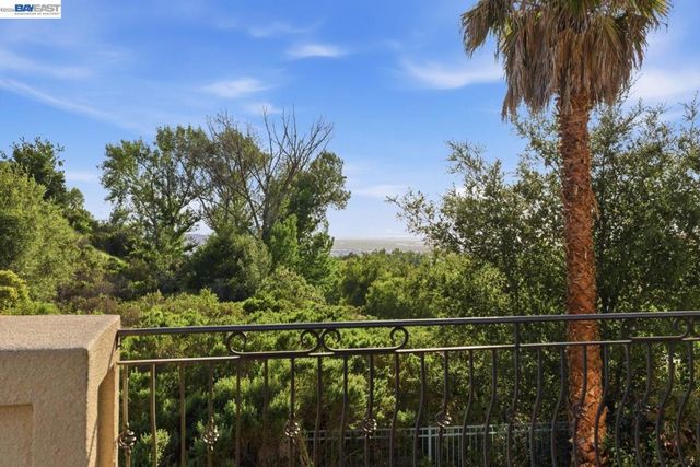 48564 Avalon Heights Ter, Fremont, CA 94539