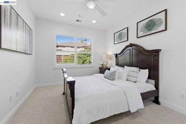 48564 Avalon Heights Ter, Fremont, CA 94539