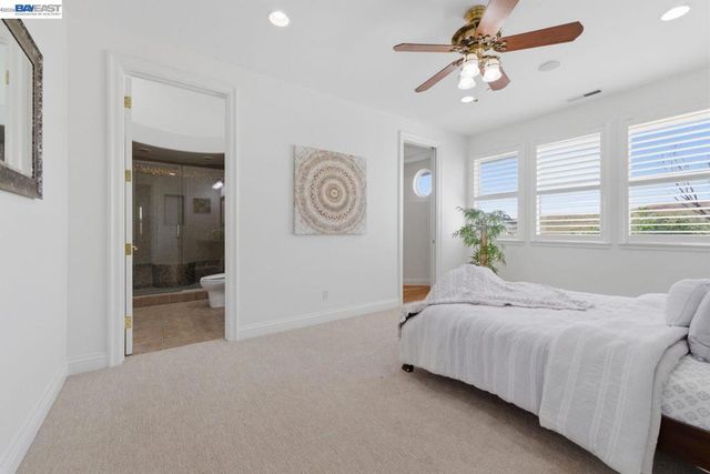 48564 Avalon Heights Ter, Fremont, CA 94539