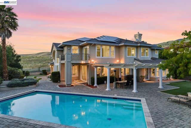 48564 Avalon Heights Ter, Fremont, CA 94539