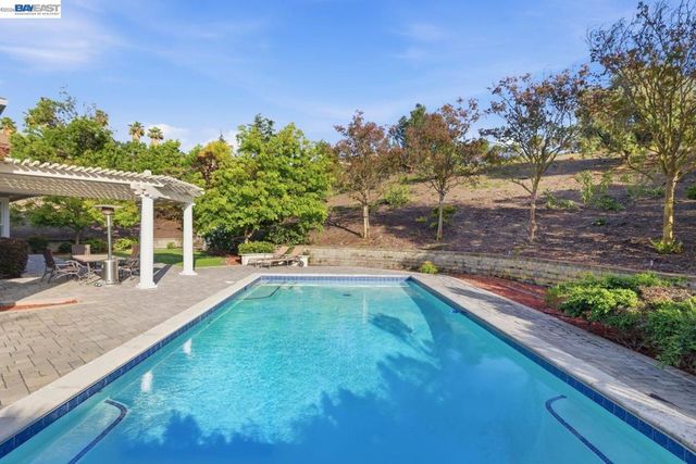 48564 Avalon Heights Ter, Fremont, CA 94539