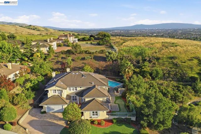 48564 Avalon Heights Ter, Fremont, CA 94539