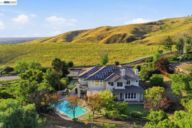 48564 Avalon Heights Ter, Fremont, CA 94539