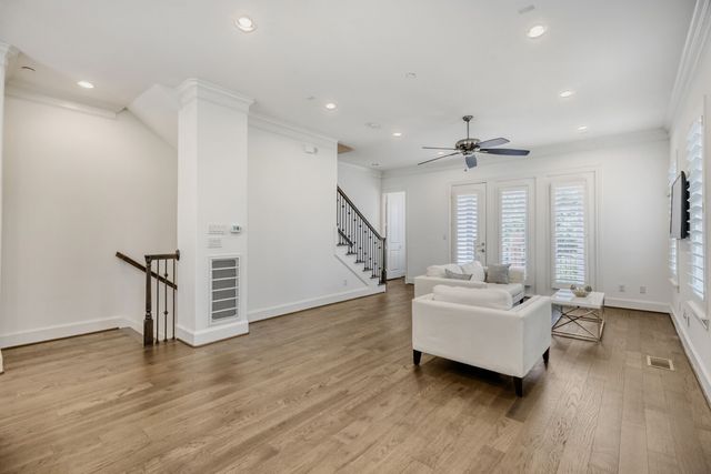 7333 Valley View Lane 601, Dallas, TX 75240