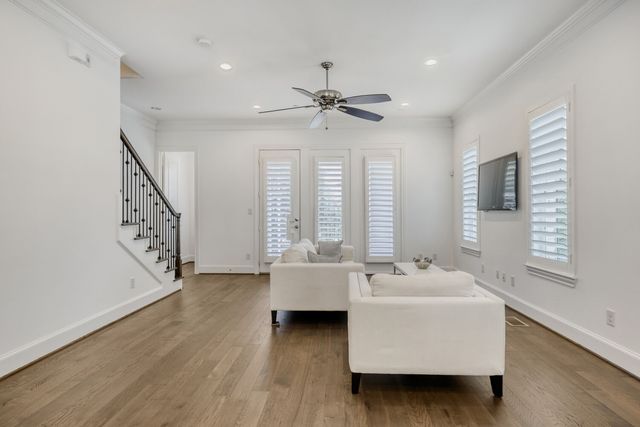 7333 Valley View Lane 601, Dallas, TX 75240