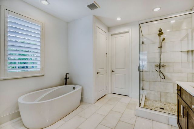 7333 Valley View Lane 601, Dallas, TX 75240