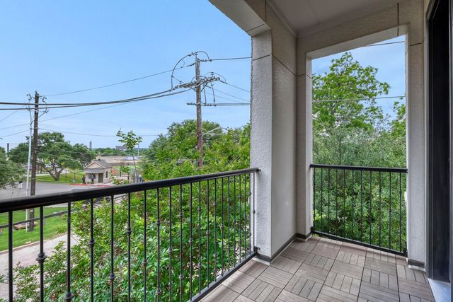 7333 Valley View Lane 601, Dallas, TX 75240