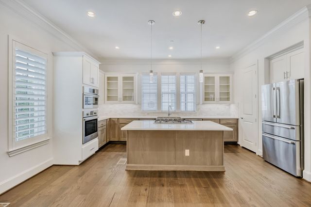 7333 Valley View Lane 601, Dallas, TX 75240