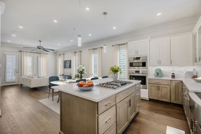 7333 Valley View Lane 601, Dallas, TX 75240