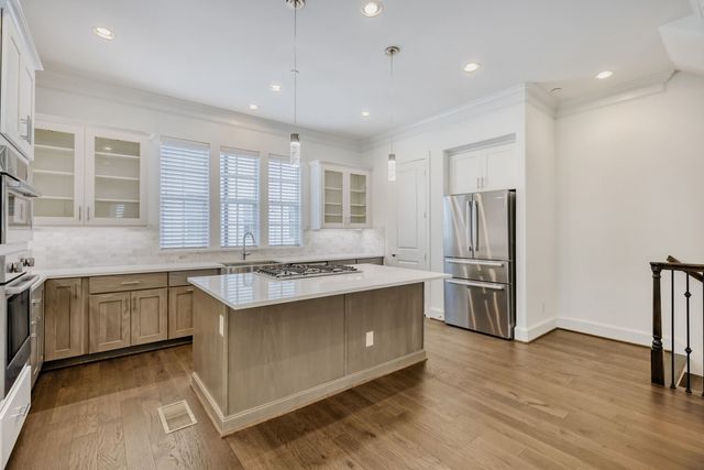 7333 Valley View Lane 601, Dallas, TX 75240
