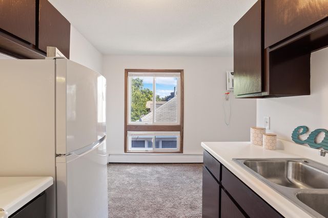 333 8th Street SE 305, Minneapolis, MN 55414