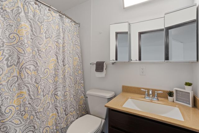 333 8th Street SE 305, Minneapolis, MN 55414