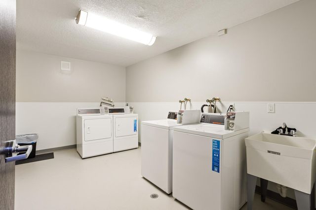 333 8th Street SE 305, Minneapolis, MN 55414