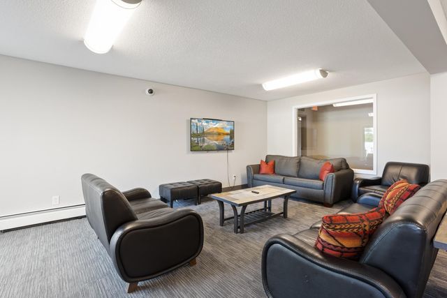 333 8th Street SE 305, Minneapolis, MN 55414