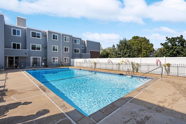 333 8th Street SE 305, Minneapolis, MN 55414