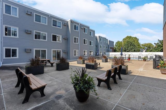 333 8th Street SE 305, Minneapolis, MN 55414