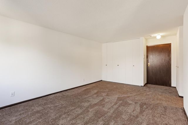 333 8th Street SE 305, Minneapolis, MN 55414