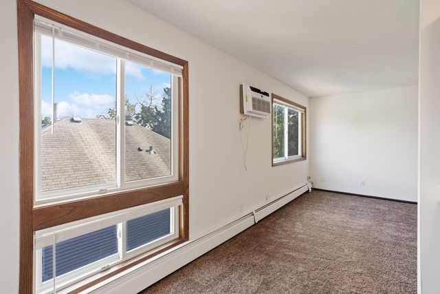 333 8th Street SE 305, Minneapolis, MN 55414