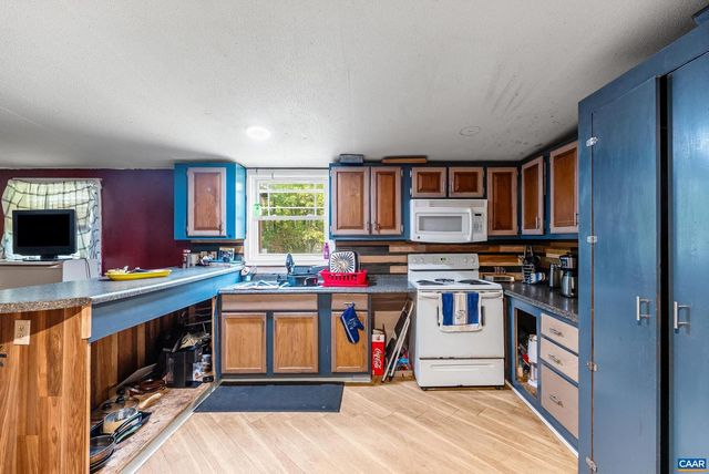 386 CUB CREEK RD, Appomattox, VA 24522