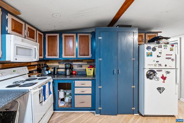 386 CUB CREEK RD, Appomattox, VA 24522