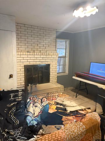 1605 8th, Mt Pleasant, TX 75455