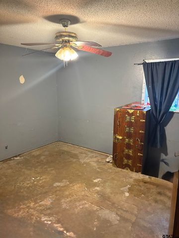 1605 8th, Mt Pleasant, TX 75455