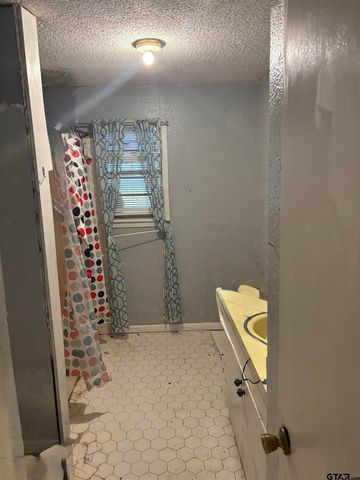 1605 8th, Mt Pleasant, TX 75455