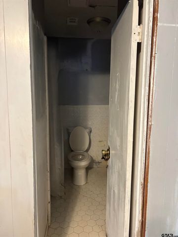 1605 8th, Mt Pleasant, TX 75455