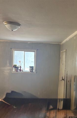 1605 8th, Mt Pleasant, TX 75455