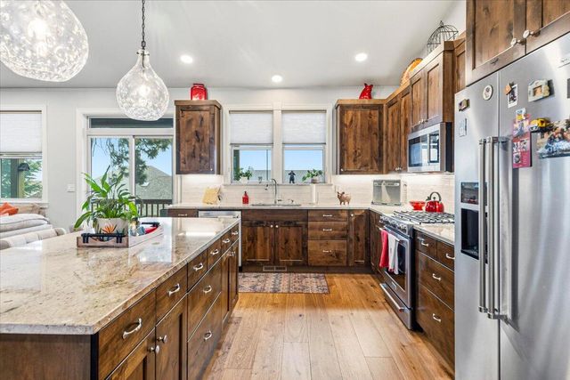 63114 Pikes Court, Bend, OR 97701