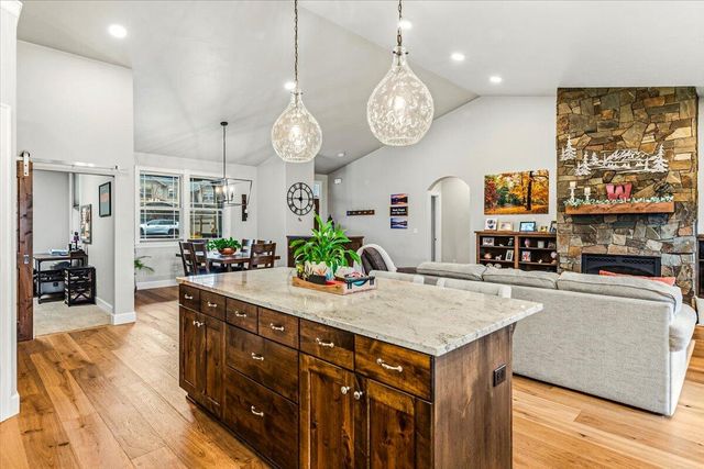 63114 Pikes Court, Bend, OR 97701