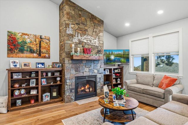 63114 Pikes Court, Bend, OR 97701