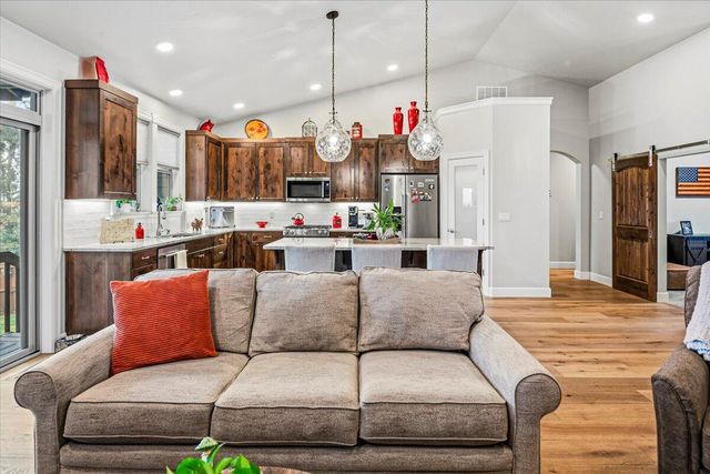 63114 Pikes Court, Bend, OR 97701