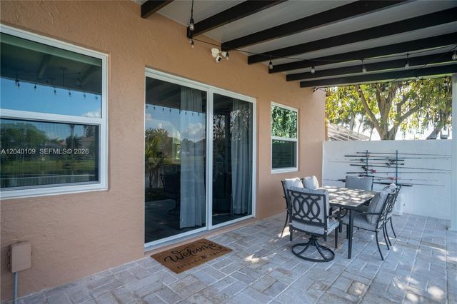 754 NW 154th Avenue, Pembroke Pines, FL 33028