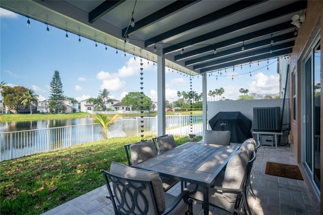 754 NW 154th Avenue, Pembroke Pines, FL 33028