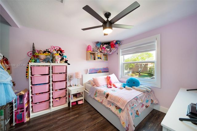 754 NW 154th Avenue, Pembroke Pines, FL 33028