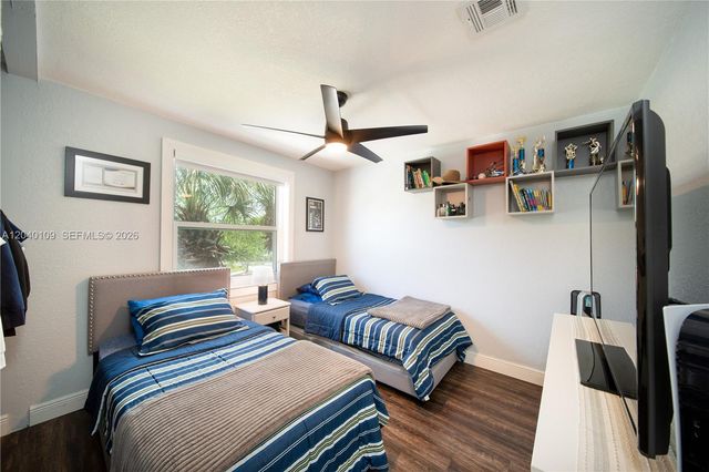 754 NW 154th Avenue, Pembroke Pines, FL 33028