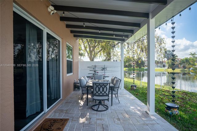 754 NW 154th Avenue, Pembroke Pines, FL 33028