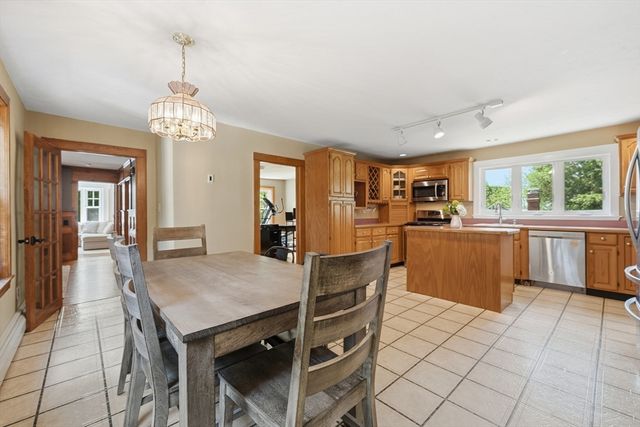 24 Worcester St, Grafton, MA 01519