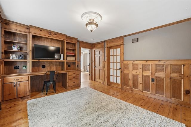 24 Worcester St, Grafton, MA 01519