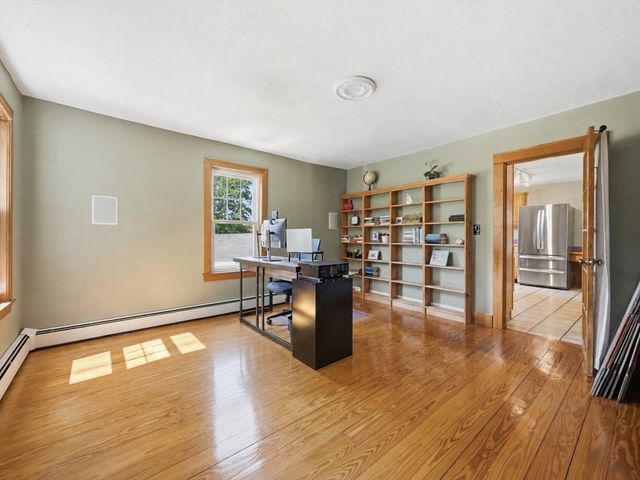 24 Worcester St, Grafton, MA 01519