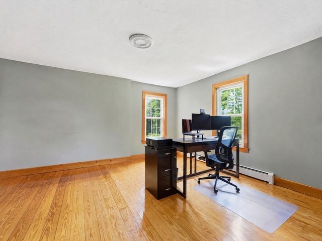 24 Worcester St, Grafton, MA 01519