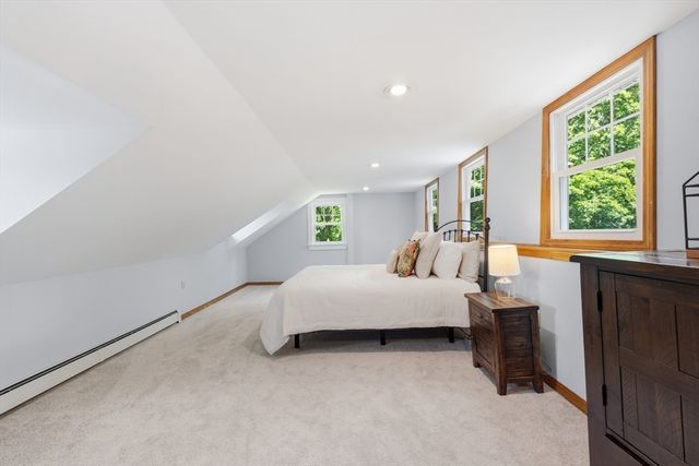 24 Worcester St, Grafton, MA 01519